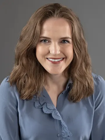 headshot, Erin McMahon